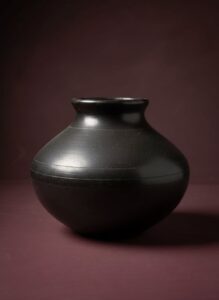 Black-Glazed-Pottery-Vase-Oaxaca-Mexico-1