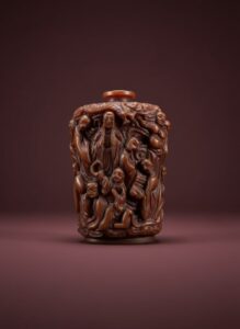Carved-Agate-Snuff-Bottle-with-Figures-fourth-image