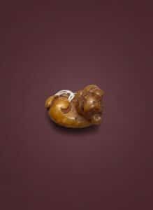 Carved-Jadeite-Charm-Foo-Dog-fourth-image