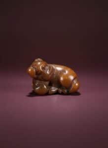 Carved-Jadeite-Figurine-Foo-Dog-second-image