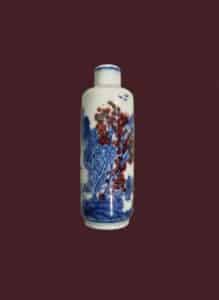 Chinese-Blue-and-White-Porcelain-Snuff-Bottle-with-Copper-Red