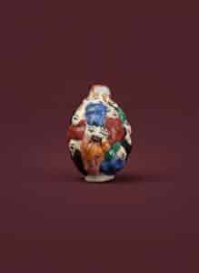 Chinese-Famille-Rose-Molded-Porcelain-Snuff-Bottle-with-Figures-B-fifth-image