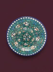Hand-Painted-Armenian-Ceramic-Decorative-Plate-with-Fish-Motif