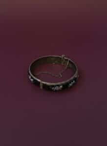 Victorian-Black-Enamel-Cloisonn-Hinged-Bangle-Bracelet-third-image