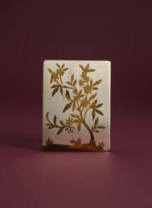 Vintage-Elgin-American-Etched-Floral-Compact