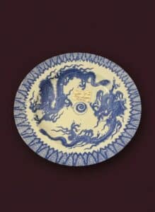 Vintage-Japanese-Blue-and-White-Dragon-Plate