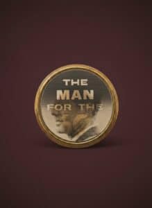 Vintage-John-F.-Kennedy-The-Man-for-the-s-Lenticular-Flasher-Pin-second-image
