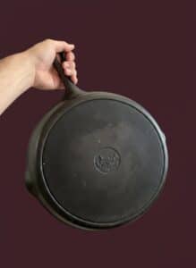 Wagner-Ware-Cast-Iron-Skillet-second-image