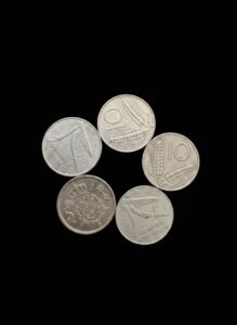 Assorted-Vintage-Italian-Lira-and-Spanish-Peseta-Coins-third-image