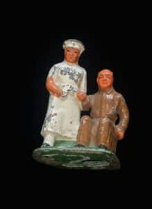 Barclay-Manoil-Doctor-and-Wounded-Soldier-Lead-Toy-Figures-second-image