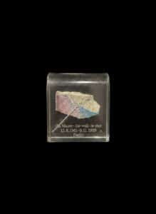Berlin-Wall-Fragment-Souvenir-second-image