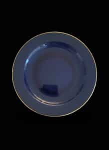 Bormioli-Rocco-Rondo-Sapphire-Blue-Glass-Dinner-Plate-with-Gold-Rim