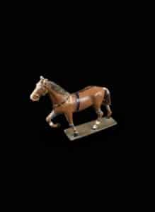Britains-Ltd.-Queen-Elizabeth-II-on-Burmese-Toy-Figure-second-image