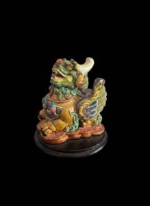 Chinese-Ceramic-Pixiu-Figurine-on-Wooden-Base