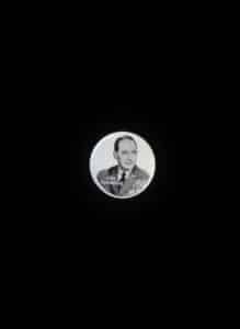 General-Douglas-MacArthur-Vintage-Campaign-Pinback-Button