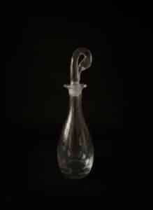 Mid-Century-Modern-Art-Glass-Decanter-with-Swan-Stopper