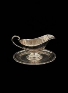 Silver-Plated-Gravy-Boat-with-Attached-Underplate-by-International-Silver