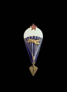 Soviet-VDV-Paratrooper-Badge-with-Class-Designation