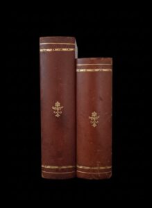 Vintage-Faux-Leather-Book-Shaped-Bookends-third-image