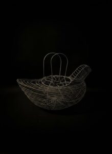 Vintage-Wire-Hen-Egg-Basket