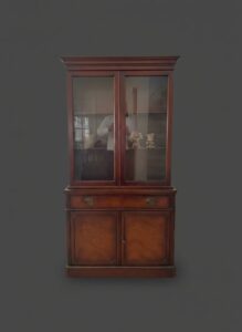 Bernhardt-Furniture-Traditional-Mahogany-China-Cabinet