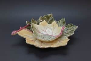Bordallo-Pinheiro-Autumn-Leaf-Divided-Relish-Tray-with-Handle-second-image