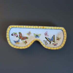 Kelvin-Chen-Butterfly-Eyeglass-Holder-Porcelain-Tray-second-image