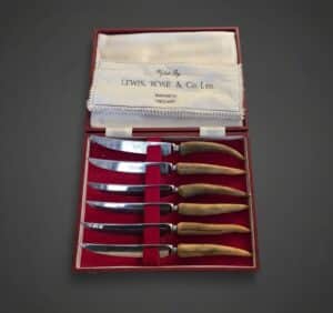 Lewis-Rose-Co.-Ltd.-Sheffield-Stag-Horn-Handle-Steak-Knives-second-image