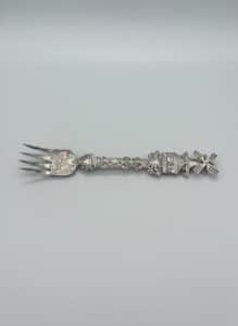 Vintage-Cutlery-Assortment-Robinson-Product-Dutch-Souvenir-Pieces