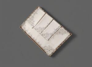 Vintage-Madeira-Embroidered-Linen-Placemat-and-Napkin-Set