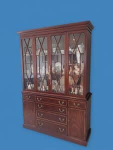 Henkel-Harris-Mahogany-Chippendale-Style-China-Cabinet-second-image