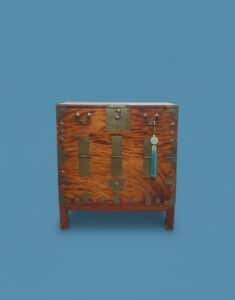 Korean-Elm-and-Brass-Wedding-Chest-Bandaji-second-image