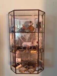 Vintage-Hexagonal-Brass-and-Etched-Glass-Curio-Cabinet-with-Bird-and-Reed-Motif