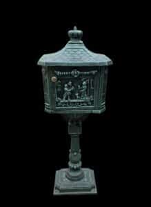 Amco-Victorian-Pedestal-Mailbox-3