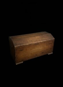 Antique-Brass-Balance-Scale-with-Wooden-Base