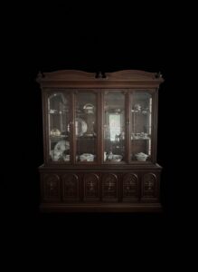 Vintage-Bernhardt-Mahogany-China-Cabinet