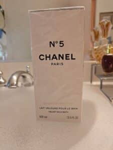 Chanel No. 5 Lait Velours Pour Le Bain (Velvet Milk bath) UNOPENED