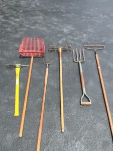 Assorted-Garden-Tools-Set-with-True-Temper-Rake