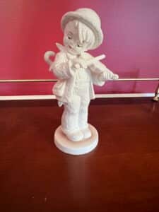 Goebel-M.I.-Hummel-Little-Fiddler-Figurine