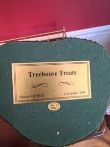 Goebel-Treehouse-Treats-Hummel-Figurine-D-fourth-image