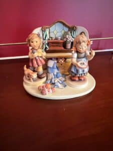 Hummel-Quilting-Bee-Limited-Edition-Figurine