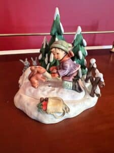 Hummelscapes-Collection-Autumn-Frolic-Playful-Pals-Collector-Set-Figurine