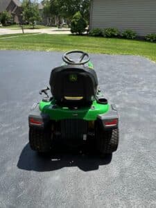 John-Deere-S-Lawn-Tractor-third-image
