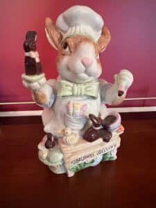 Kaldun-Bogle-Easter-Bunny-Chef-Cookie-Jar