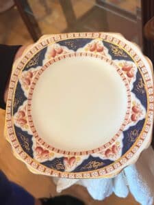Royal-Vale-Rose-Pattern-Plate-second-image