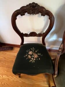 Victorian-Walnut-Balloon-Back-Side-Chair-with-Needlepoint-Seat
