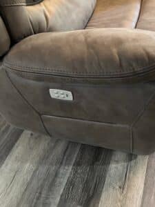 Power-Reclining-Piece-Sectional-with-Console-USB