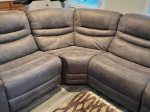 Power-Reclining-Piece-Sectional-with-Console-USB-fourth-image