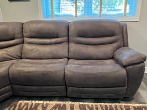 Power-Reclining-Piece-Sectional-with-Console-USB-third-image