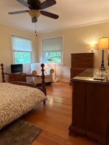 Blue Moon Estate Sales – Glen Ellyn | Quality Furniture, Seasonal Décor & Home Essentials